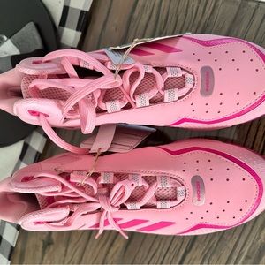 Béisbol shoes size 8 8.5 brand new